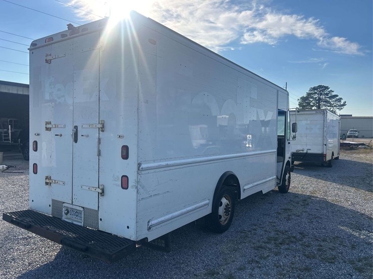 2006-workhorse-w42-image-4