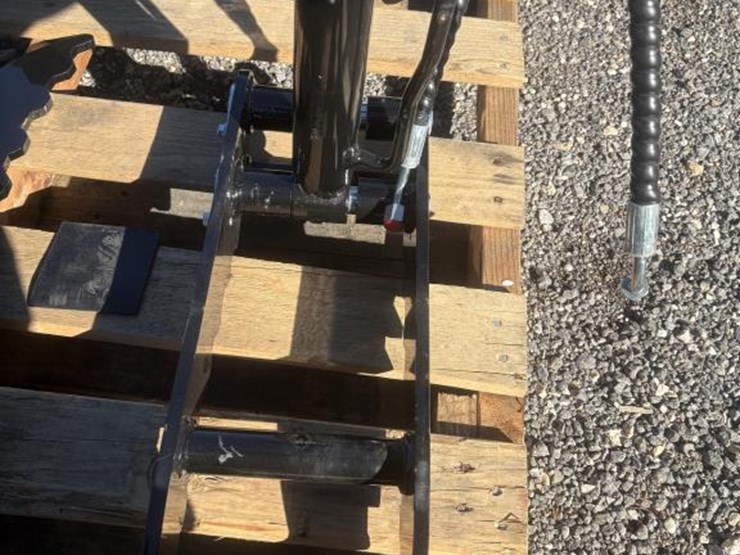 #124-•-iretc-hydraulic-thumb-clamp-image-3