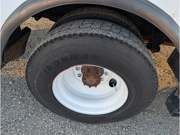 2015-ford-f750-image-9