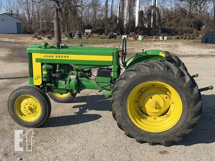 john-deere-420u-image-1