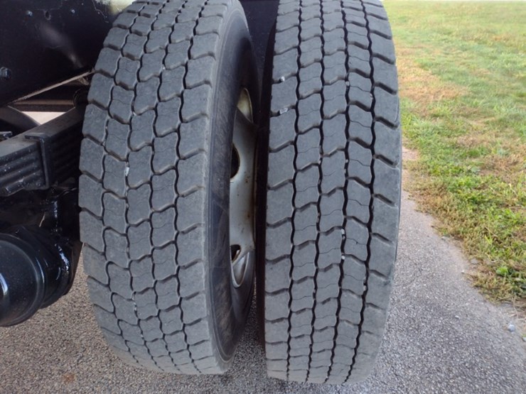 freightliner-m2-106-image-26