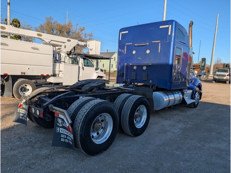 2020-kenworth-t680-image-10