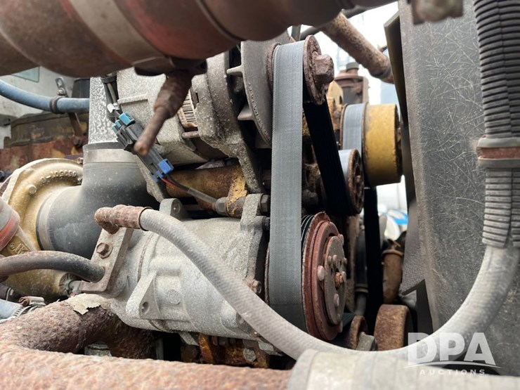 2001-peterbilt-330-image-61