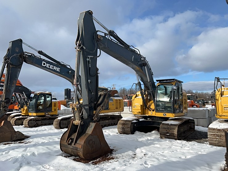 2017-deere-245g-lc-image-6