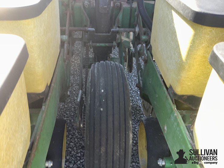 john-deere-7200-image-15
