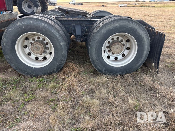 2014-kenworth-t660-image-25