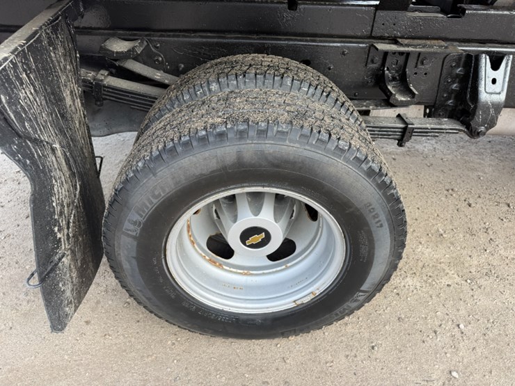 chevrolet-silverado-3500-image-10