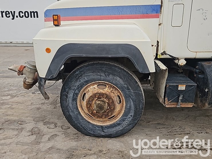 1994-mack-rd690s-image-12