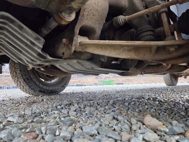 2011-gmc-2500-image-37