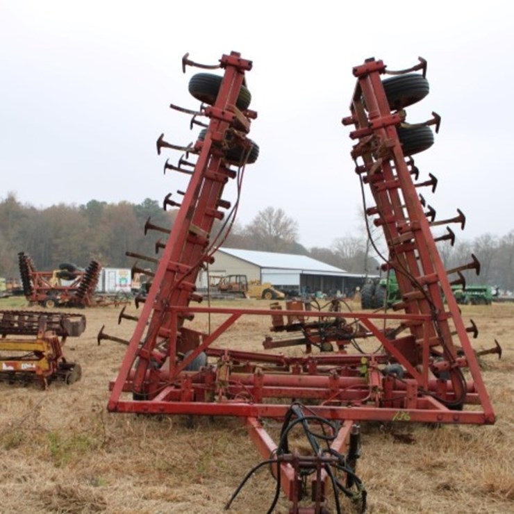 30' CULTIVATOR 21" CENTER 1 FLAT TIRE