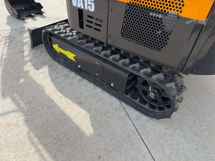 2025-miva-va15-mini-excavator-image-5
