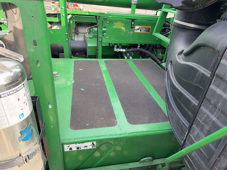 2013-john-deere-s670-image-21