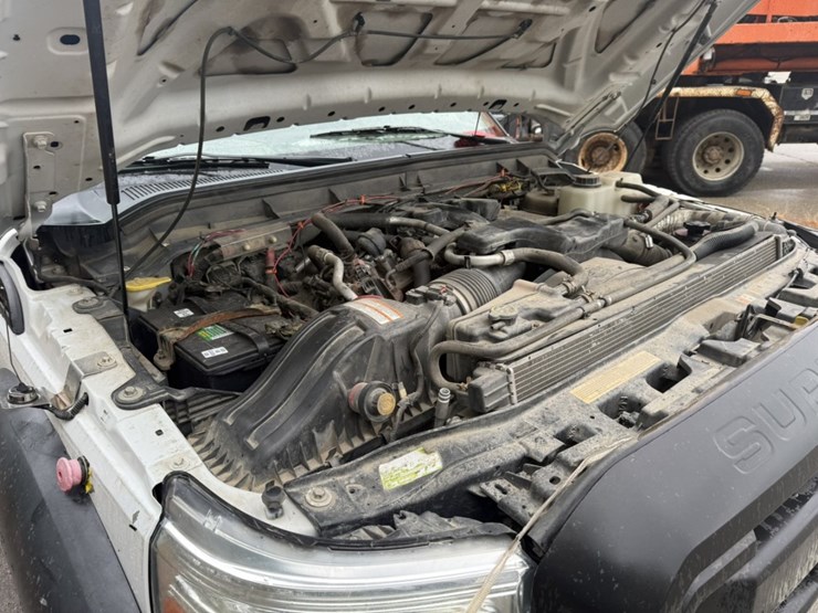 2011-ford-f550-image-15