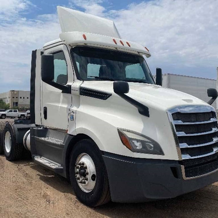 2019 FREIGHTLINER CASCADIA 126