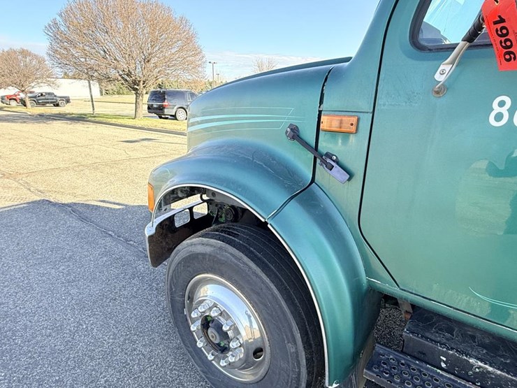 international-4700-image-10