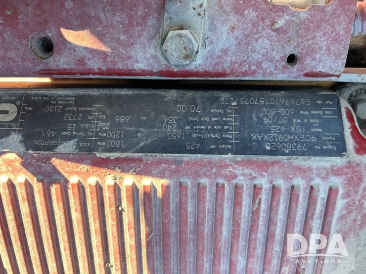 2010-peterbilt-386-image-41