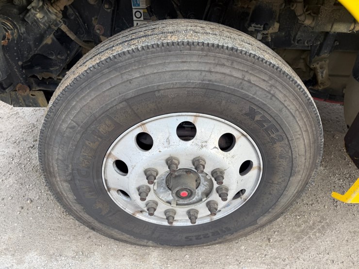 2019-kenworth-t880-image-8