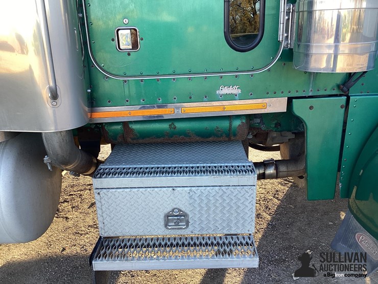 peterbilt-379-image-17