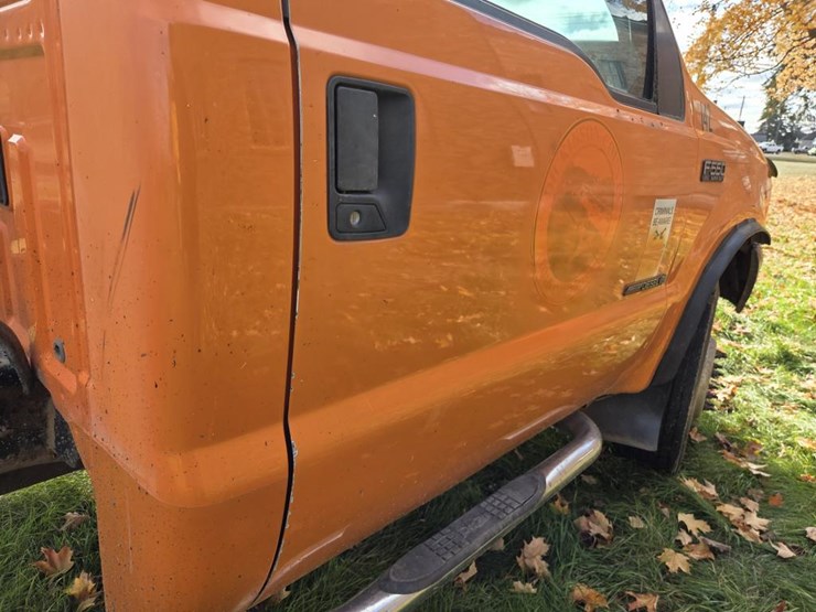 ford-f550-xl-image-18