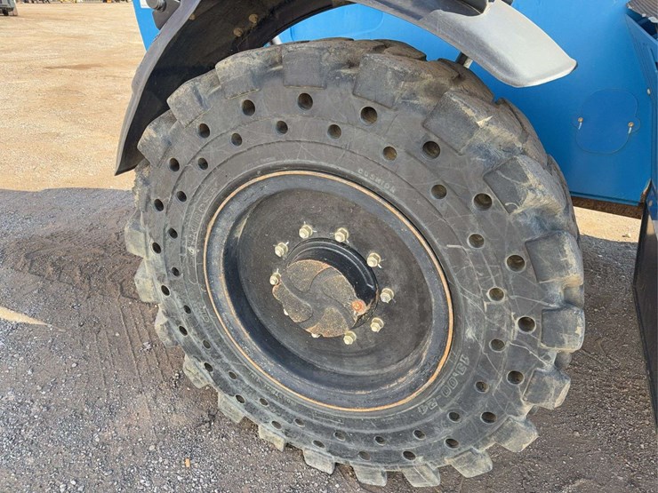 2017-genie-gth844-image-12