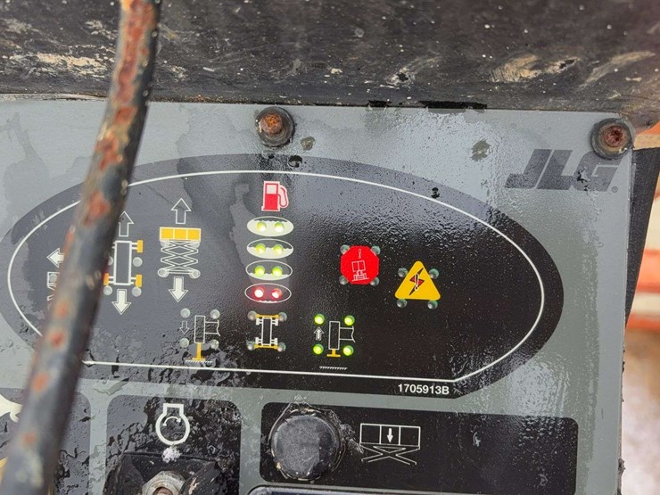 2014-jlg-4394rt-image-21