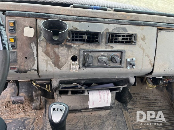 freightliner-fl80-image-47