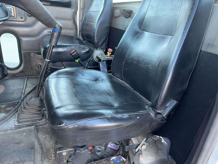 2004-peterbilt-357-image-70