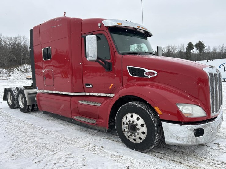 2017-peterbilt-579-image-7