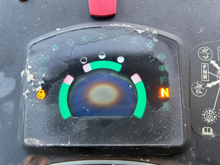 2012-caterpillar-906h-image-23