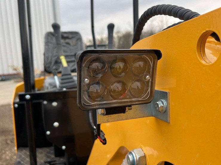 landhero-ldh-kv16-mini-excavator-image-14