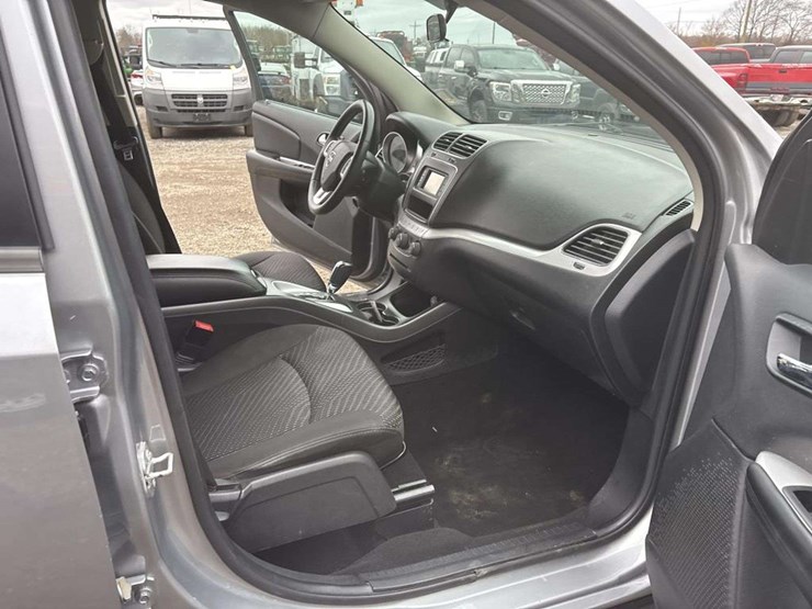 2016-dodge-journey-image-20