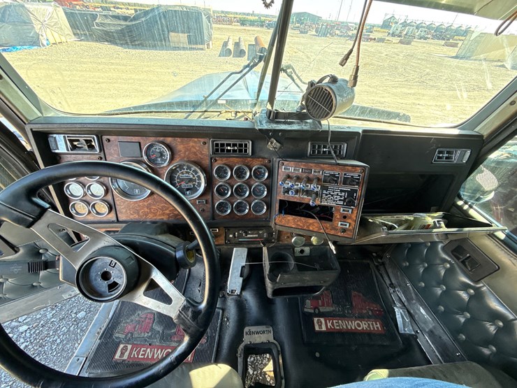 kenworth-w900-image-45