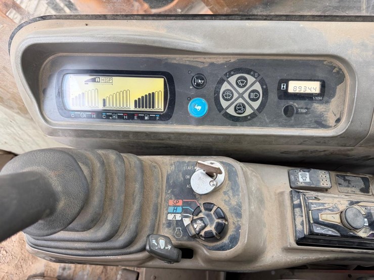 case-cx160b-image-31