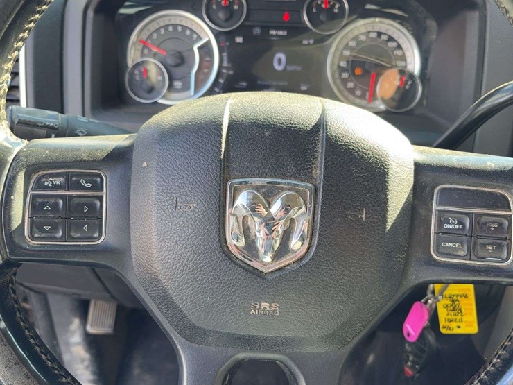 2016-dodge-2500-image-28