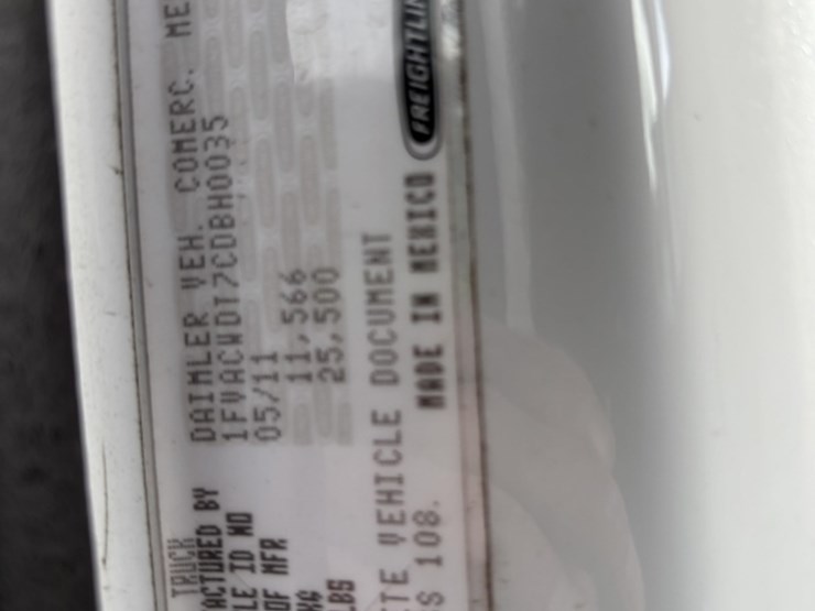 2012-freightliner-m2-box-truck-image-3