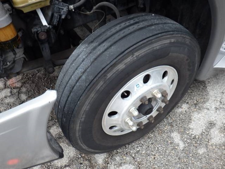 freightliner-cascadia-125-image-32