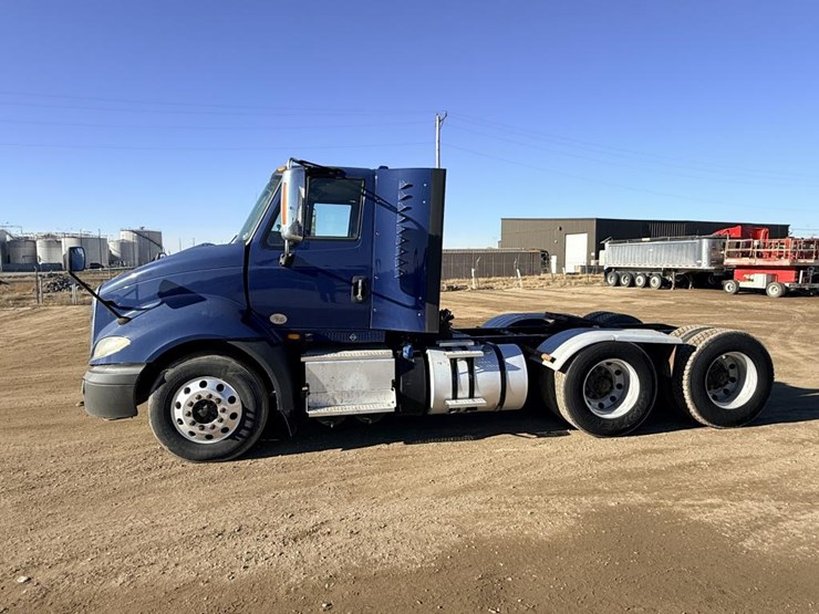 2017-international-prostar-image-2