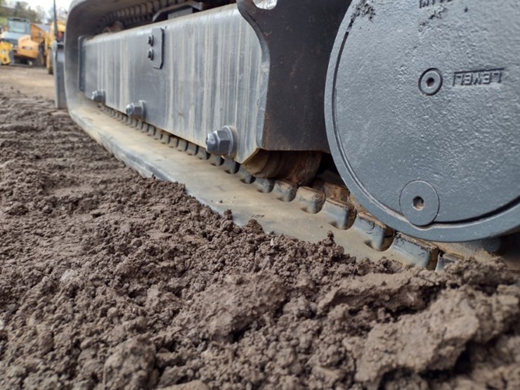 new-holland-ec25-image-30