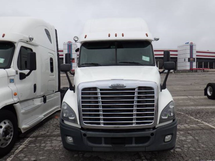 freightliner-cascadia-125-image-2