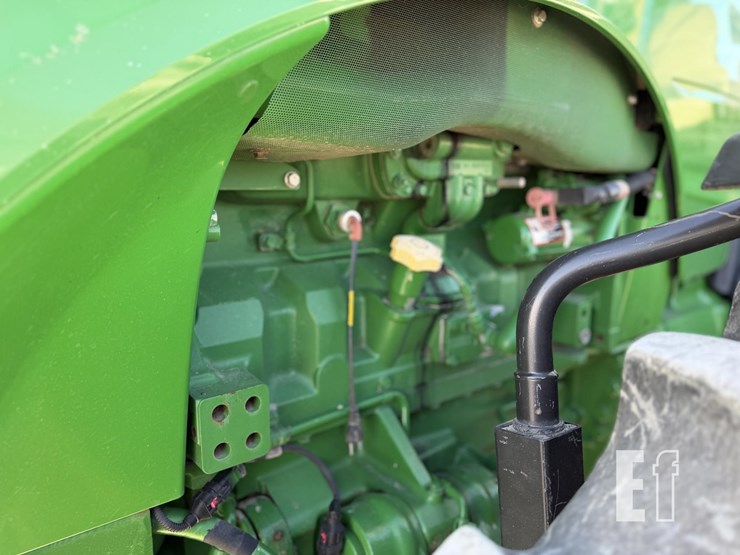 john-deere-8245r-image-19