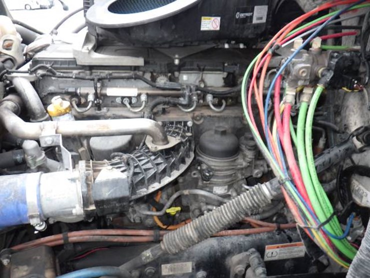 2019-freightliner-cascadia-126-image-24