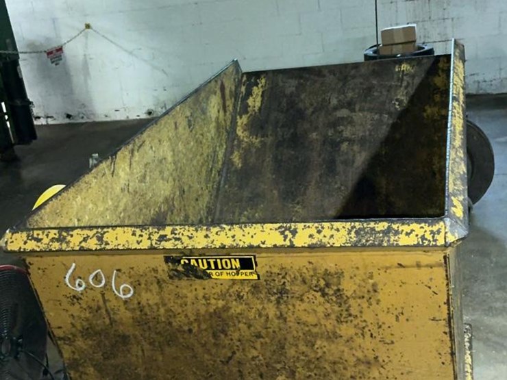 #606-•-wheeled-self-dumping-hopper-image-3