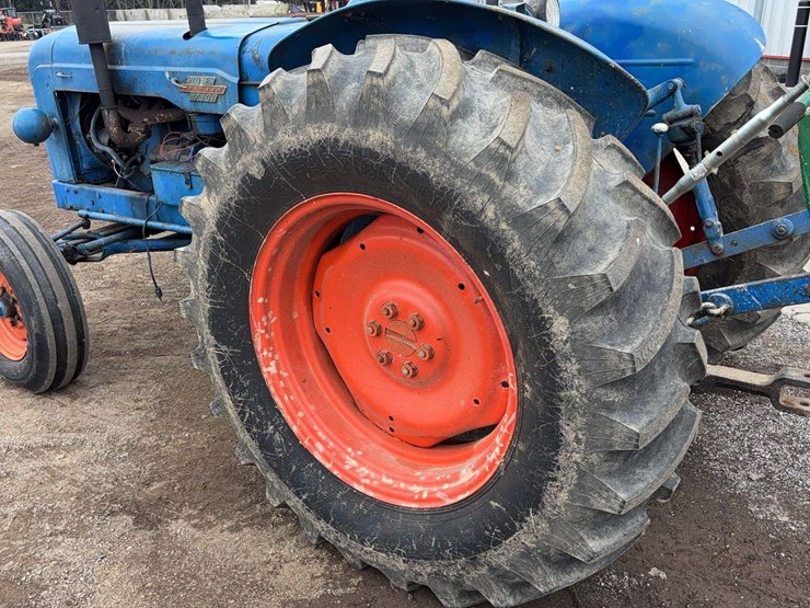 ford-tractor-image-5