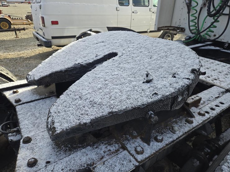 2013-kenworth-t660-image-19