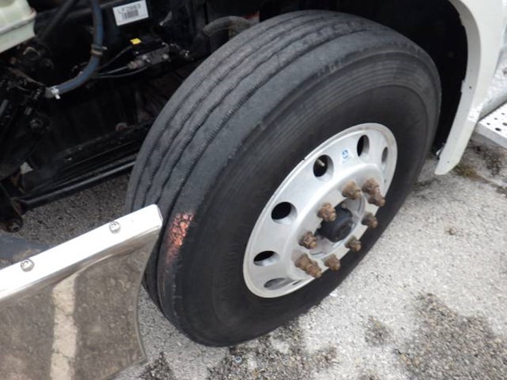 freightliner-cascadia-126-image-25