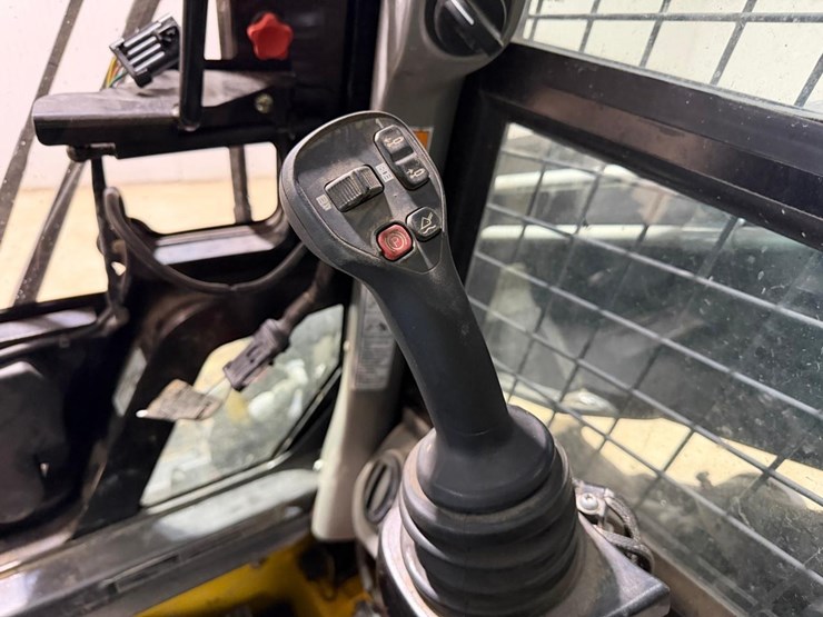 2024-new-holland-c337-image-26