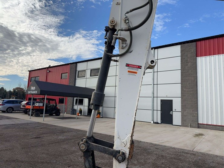 2016-bobcat-e85-image-44