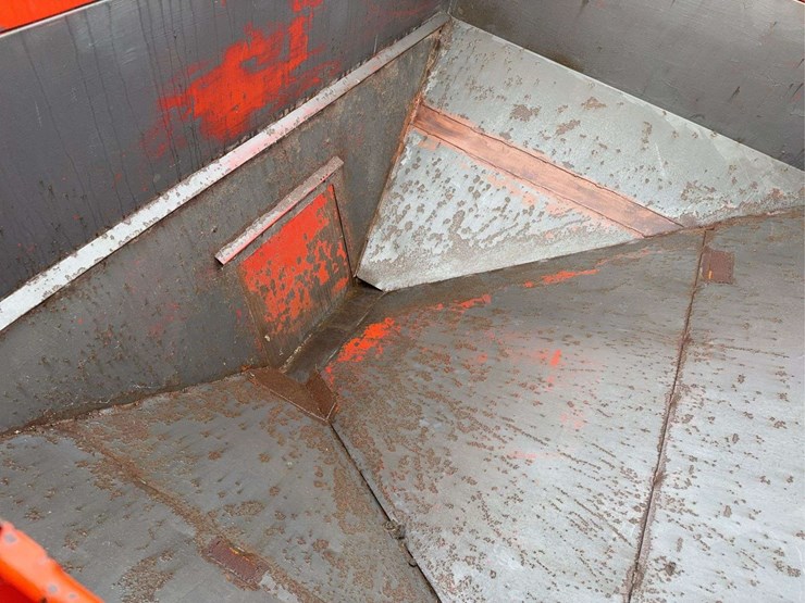 unverferth-mccurdy-gravity-wagon-image-9