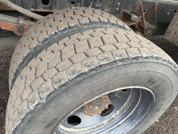 2004-ford-f450-image-18