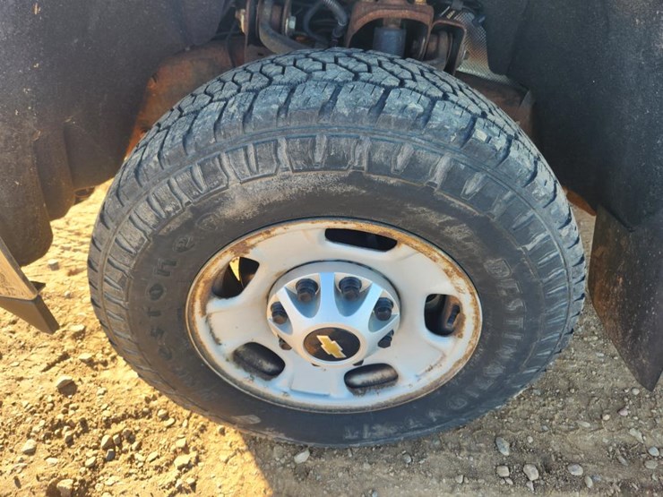 2017-chevrolet-2500-image-51